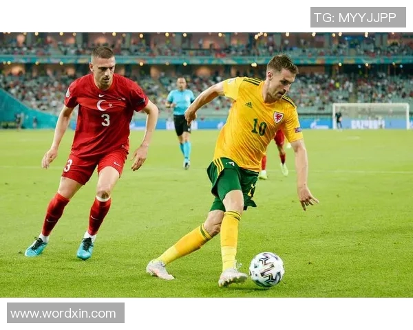 乌克兰与土耳其足球队激战正酣谁将赢得这场精彩对决