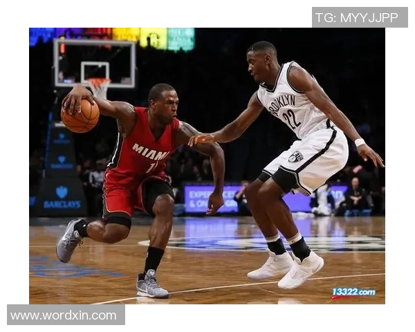 篮网与热火激战正酣比赛直播精彩瞬间全景回顾与分析 篮网与热火激战正酣比赛直播精彩瞬间全景回顾与分析